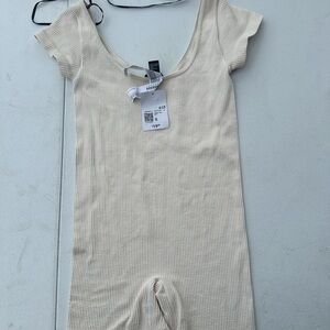 NEW LADIES FOREVER 21 1 Pc OFF WHITE SIZE S